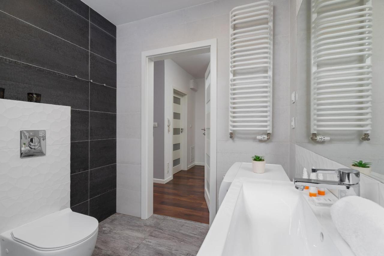 Pet-friendly Slusarska Cracow By Renters Apartment *