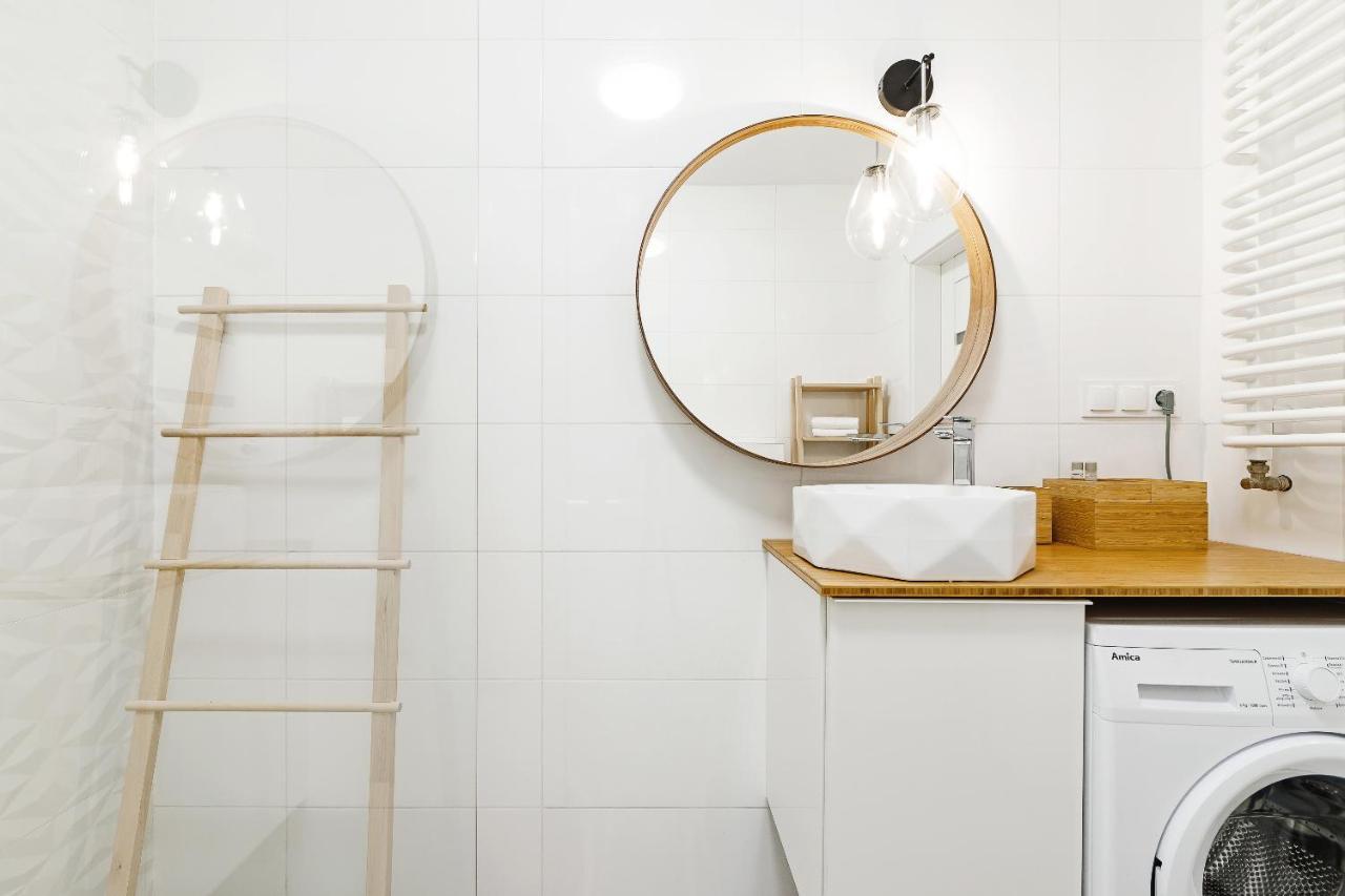 Pet-friendly Slusarska Cracow By Renters Apartment Krakow